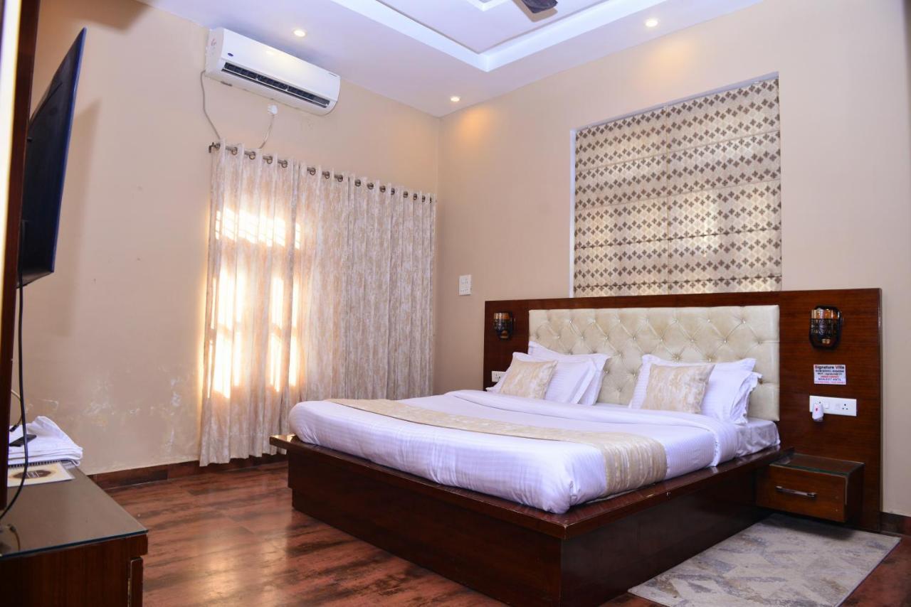 Signature Villa Sonipat Exterior photo